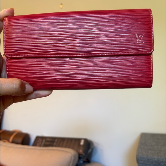 Louis Vuitton Epi Leather Long Wallet in Red - WITH COA AND CHAIN - Picture 1 of 7